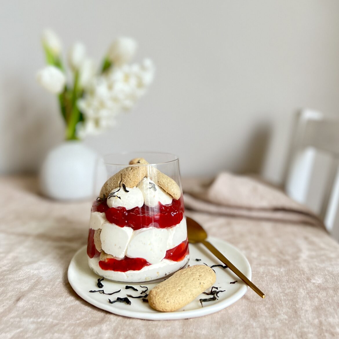 Jasmintee-Loeffelbiskuits